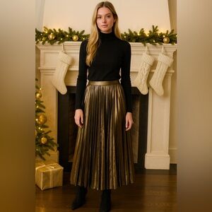 NWTS Chico’s Black Label Gold Metallic Accordion Pleated Maxi Skirt Size 0.5 (S)